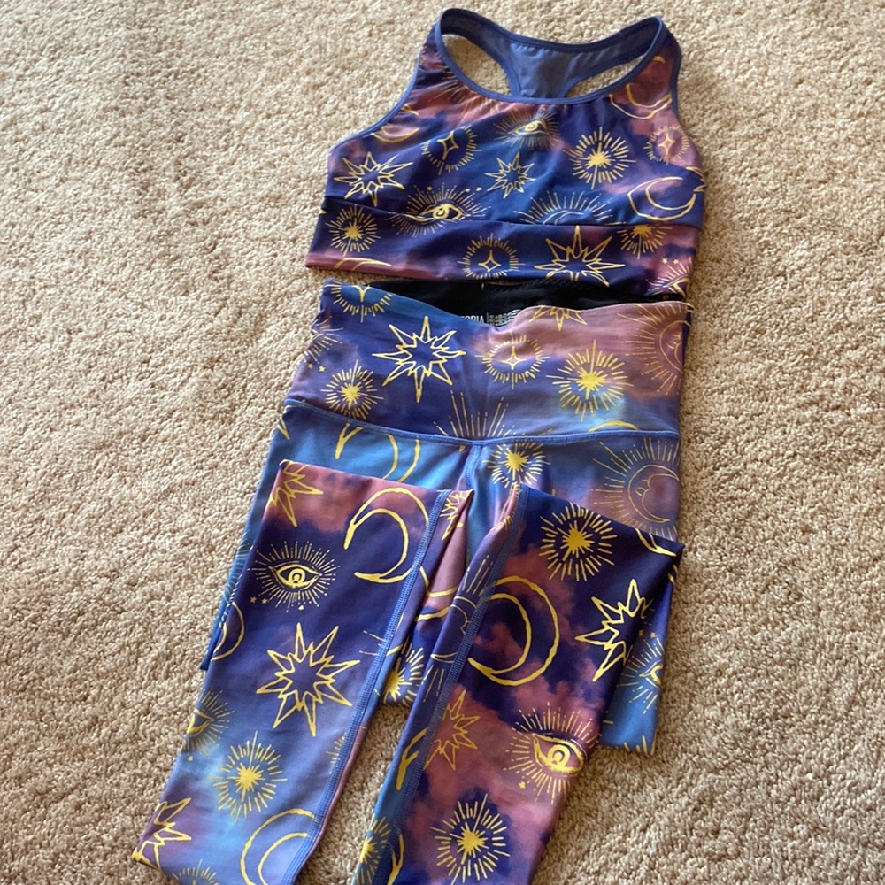 NWOT Victoria Sport sm sports bra/XS leggings stars/moon celestial
